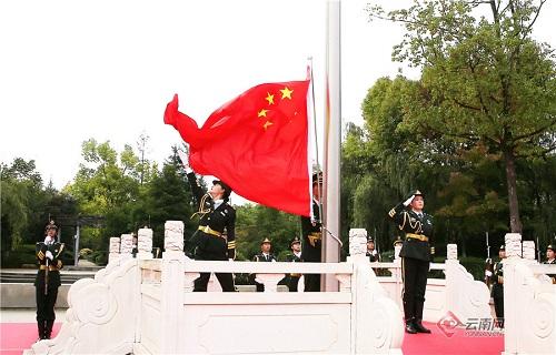 超市的冷冻鸡腿从哪来的？为什么从来不缺货？超市员工说出实情